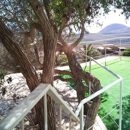 Villa Sleeps 8 Pool Wifi *