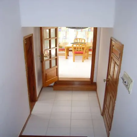 Sleeps 8 Pool Wifi Villa