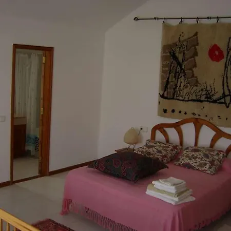 فيلة Sleeps 8 Pool Wifi Uga
